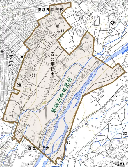 大字安比奈新田とその周辺の地図。町の範囲を重ねている
