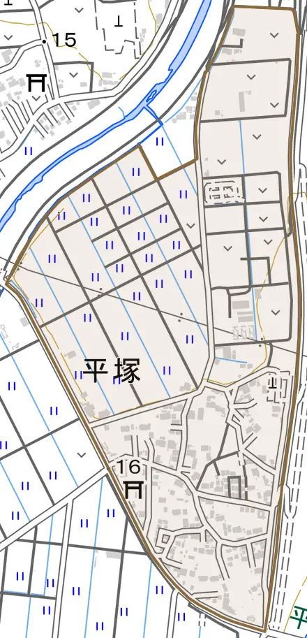 大字平塚とその周辺の地図。町の範囲を重ねている