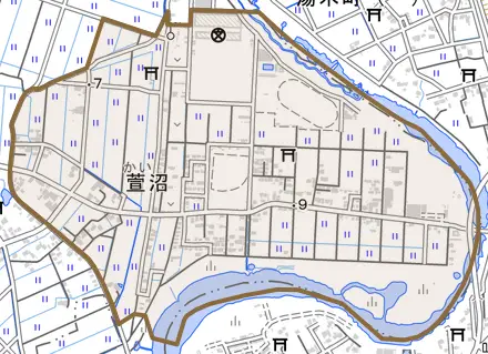大字萱沼とその周辺の地図。町の範囲を重ねている