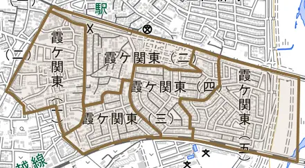 霞ケ関東とその周辺の地図。町の範囲を重ねている