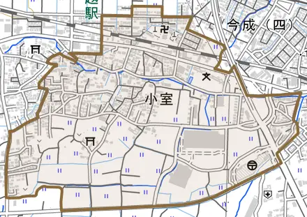 大字小室とその周辺の地図。町の範囲を重ねている