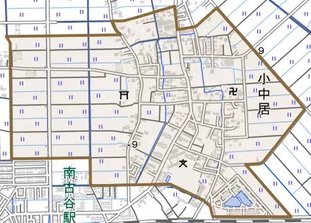 大字小中居とその周辺の地図。町の範囲を重ねている