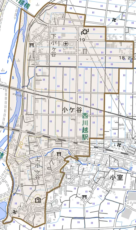大字小ケ谷とその周辺の地図。町の範囲を重ねている