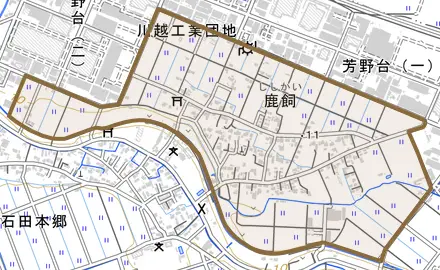 大字鹿飼とその周辺の地図。町の範囲を重ねている