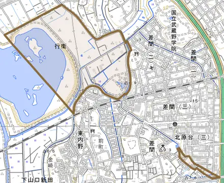 大字行衛とその周辺の地図。町の範囲を重ねている