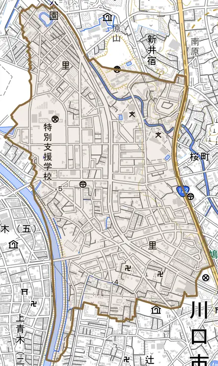 大字里とその周辺の地図。町の範囲を重ねている