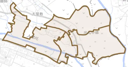 大字出丸中郷とその周辺の地図。町の範囲を重ねている