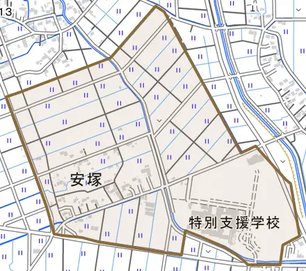 大字安塚とその周辺の地図。町の範囲を重ねている