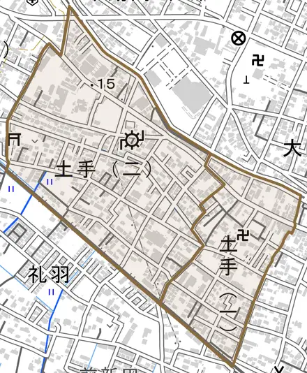 土手とその周辺の地図。町の範囲を重ねている