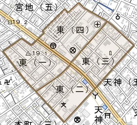 東とその周辺の地図。町の範囲を重ねている