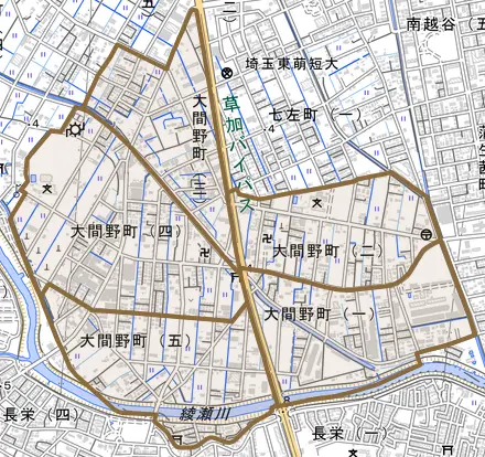 大間野町とその周辺の地図。町の範囲を重ねている