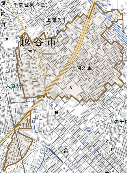 大字下間久里とその周辺の地図。町の範囲を重ねている