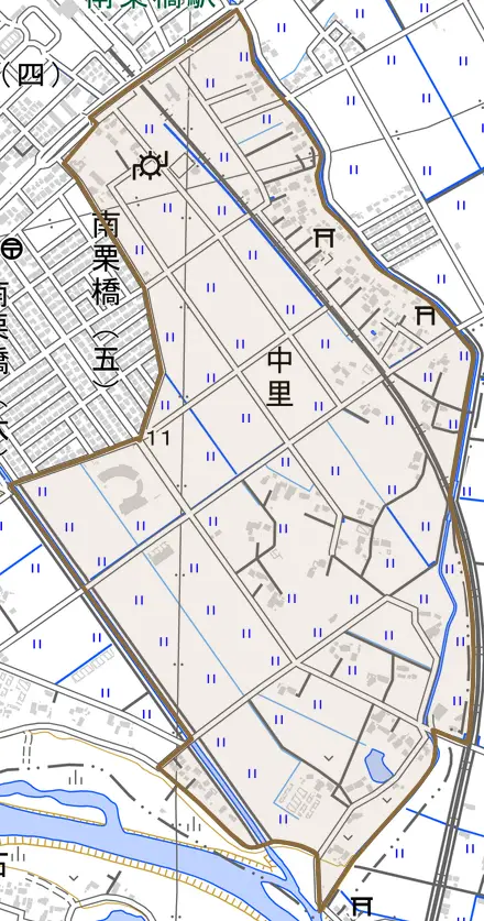 中里とその周辺の地図。町の範囲を重ねている