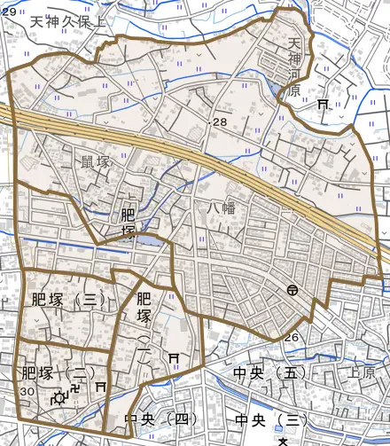肥塚とその周辺の地図。町の範囲を重ねている