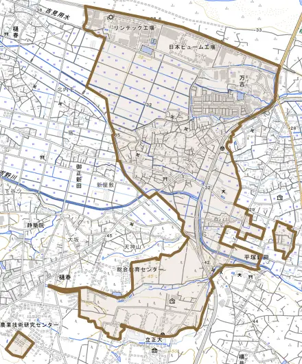 万吉とその周辺の地図。町の範囲を重ねている