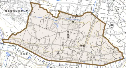野原とその周辺の地図。町の範囲を重ねている