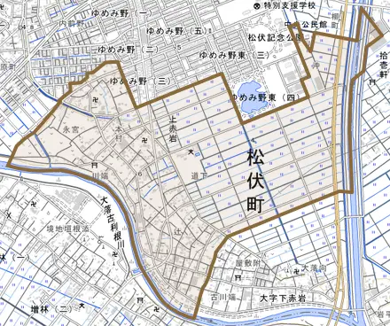 大字上赤岩とその周辺の地図。町の範囲を重ねている