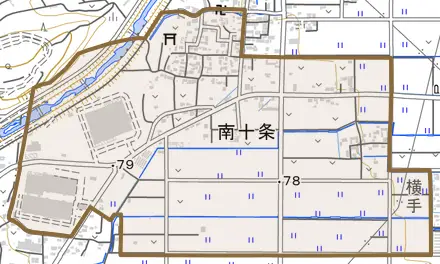 大字南十条とその周辺の地図。町の範囲を重ねている