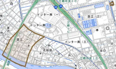 彦江とその周辺の地図。町の範囲を重ねている