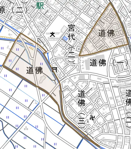 字道佛とその周辺の地図。町の範囲を重ねている