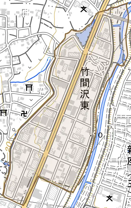 竹間沢東とその周辺の地図。町の範囲を重ねている