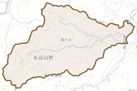 大字滝ノ入とその周辺の地図。町の範囲を重ねている