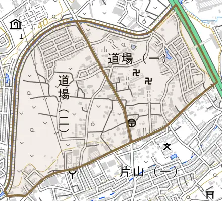 道場とその周辺の地図。町の範囲を重ねている