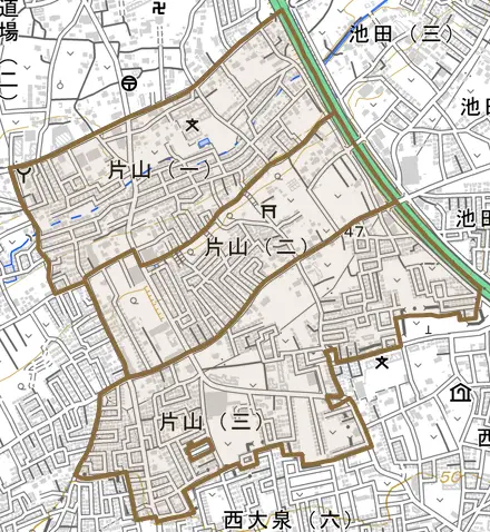 片山とその周辺の地図。町の範囲を重ねている