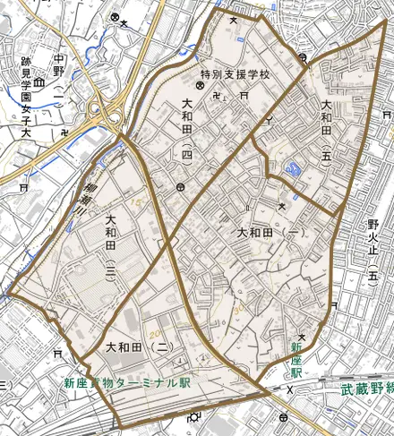 大和田とその周辺の地図。町の範囲を重ねている
