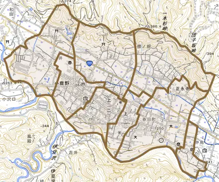 小鹿野とその周辺の地図。町の範囲を重ねている