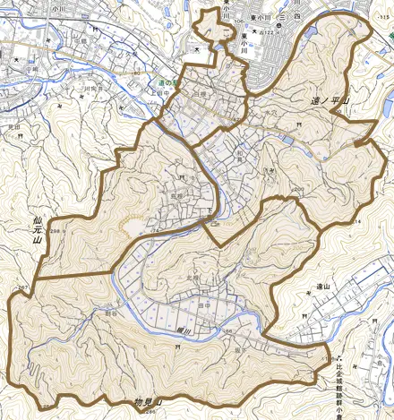 大字下里とその周辺の地図。町の範囲を重ねている