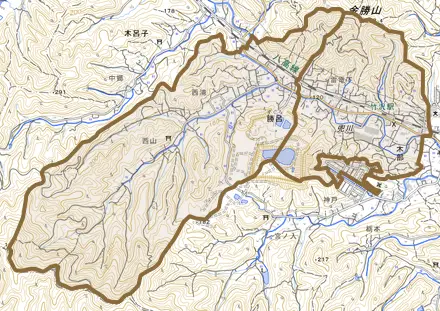 大字勝呂とその周辺の地図。町の範囲を重ねている
