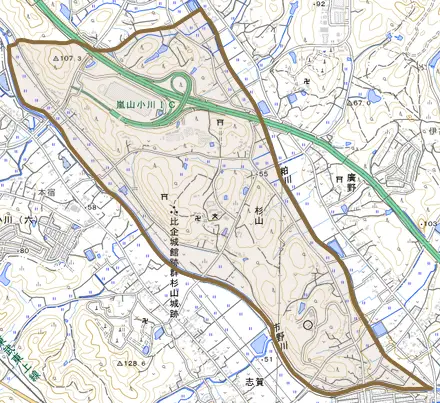 大字杉山とその周辺の地図。町の範囲を重ねている