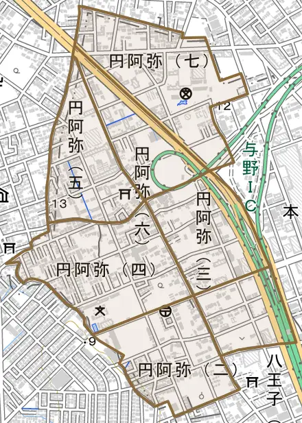 円阿弥とその周辺の地図。町の範囲を重ねている