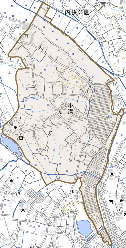 大字小溝とその周辺の地図。町の範囲を重ねている