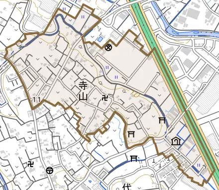 大字寺山とその周辺の地図。町の範囲を重ねている