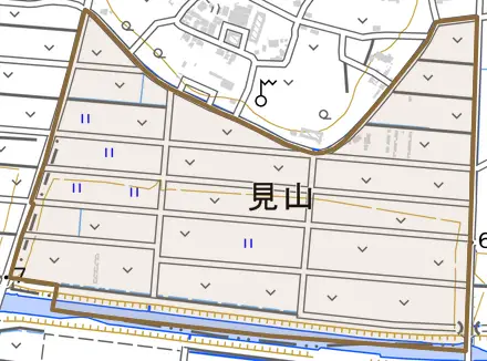 大字見山とその周辺の地図。町の範囲を重ねている