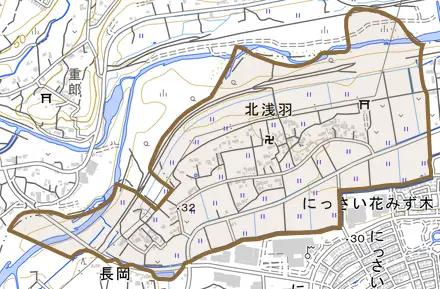 大字北浅羽とその周辺の地図。町の範囲を重ねている
