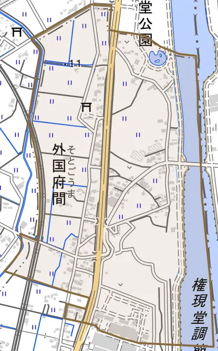 大字外国府間とその周辺の地図。町の範囲を重ねている