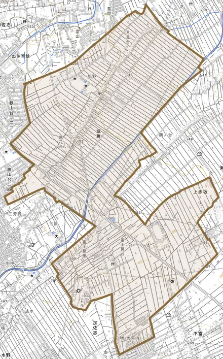 大字堀兼とその周辺の地図。町の範囲を重ねている