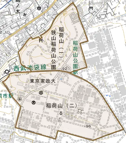 稲荷山とその周辺の地図。町の範囲を重ねている
