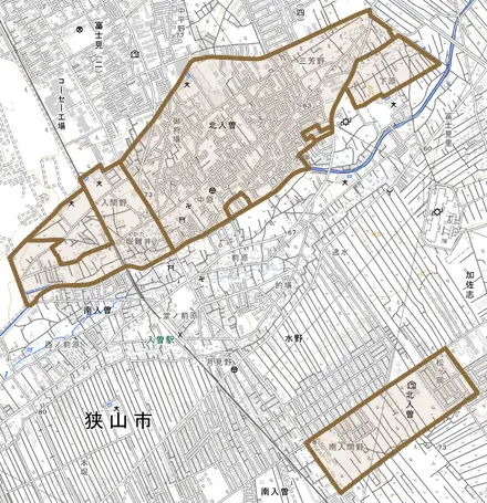 大字北入曽とその周辺の地図。町の範囲を重ねている