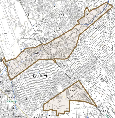 大字南入曽とその周辺の地図。町の範囲を重ねている