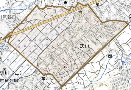 狭山とその周辺の地図。町の範囲を重ねている