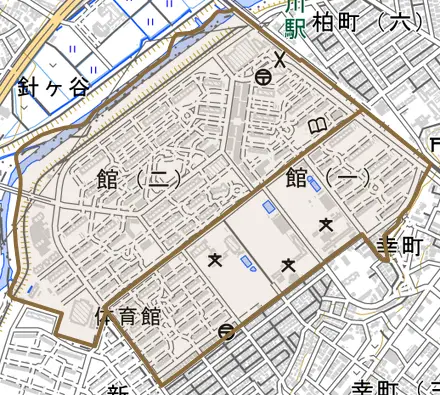 館とその周辺の地図。町の範囲を重ねている