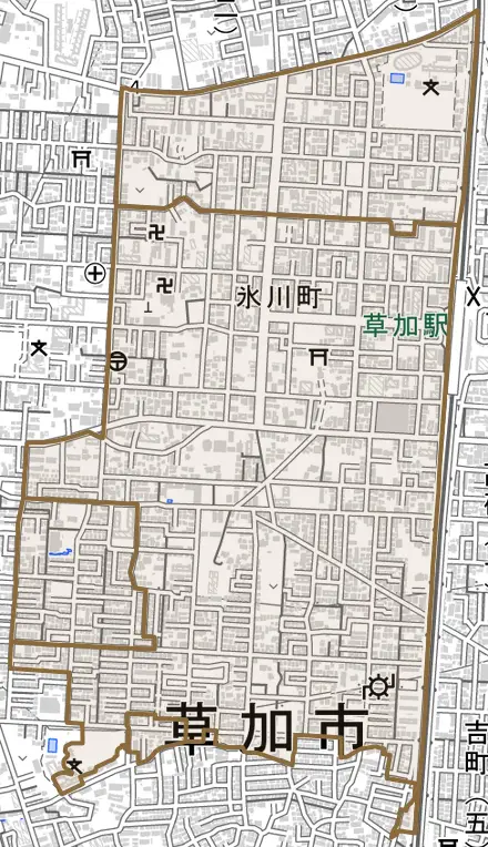 氷川町とその周辺の地図。町の範囲を重ねている