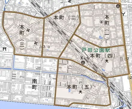 本町とその周辺の地図。町の範囲を重ねている