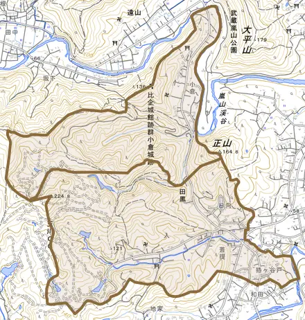 大字田黒とその周辺の地図。町の範囲を重ねている
