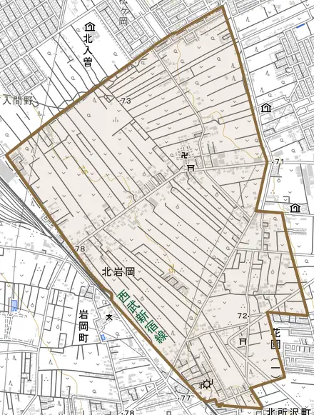 大字北岩岡とその周辺の地図。町の範囲を重ねている
