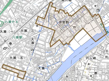 大字伊勢野とその周辺の地図。町の範囲を重ねている
